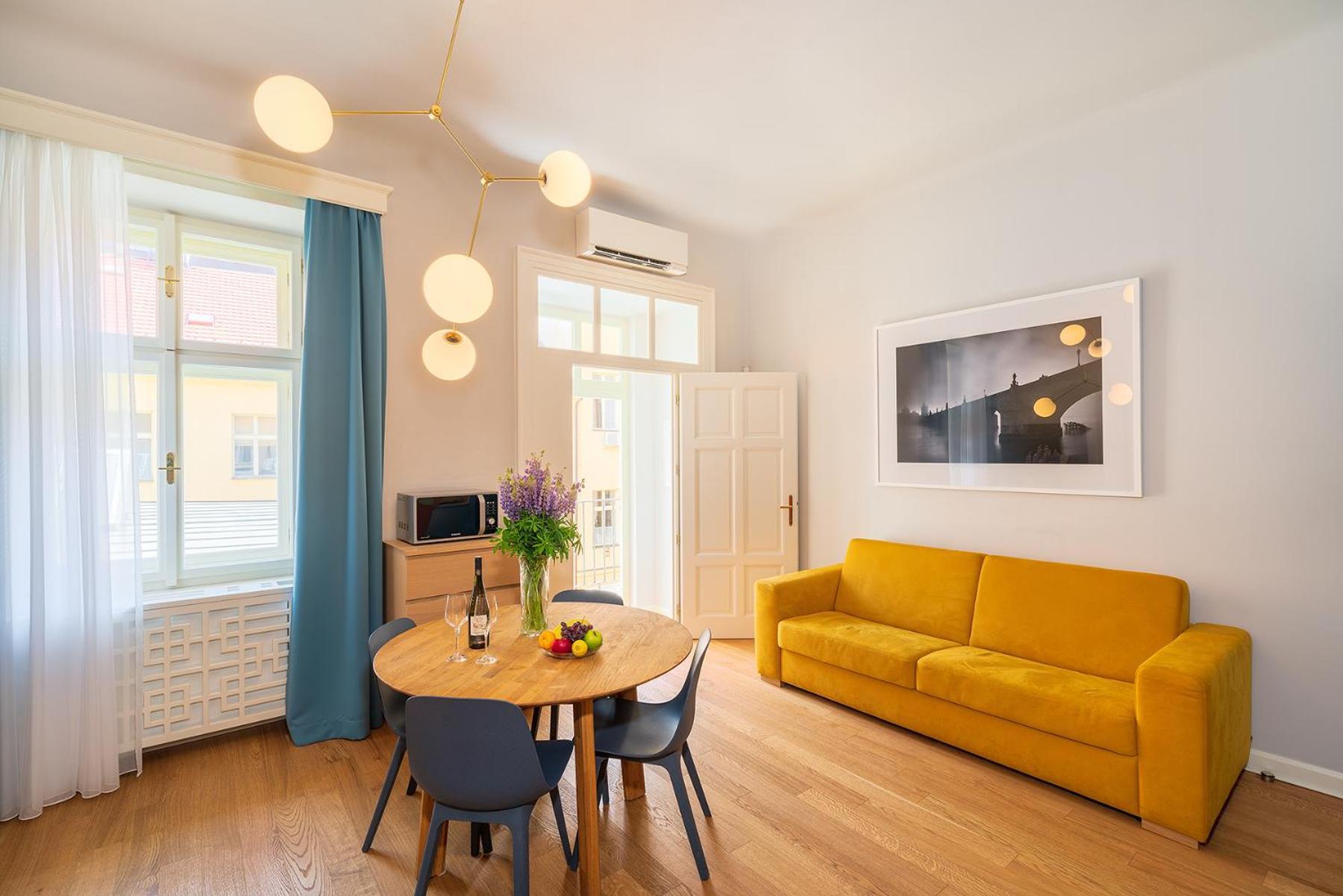 Quiet City Center Apartment In Hip & Foodie Area Prague Exterior photo